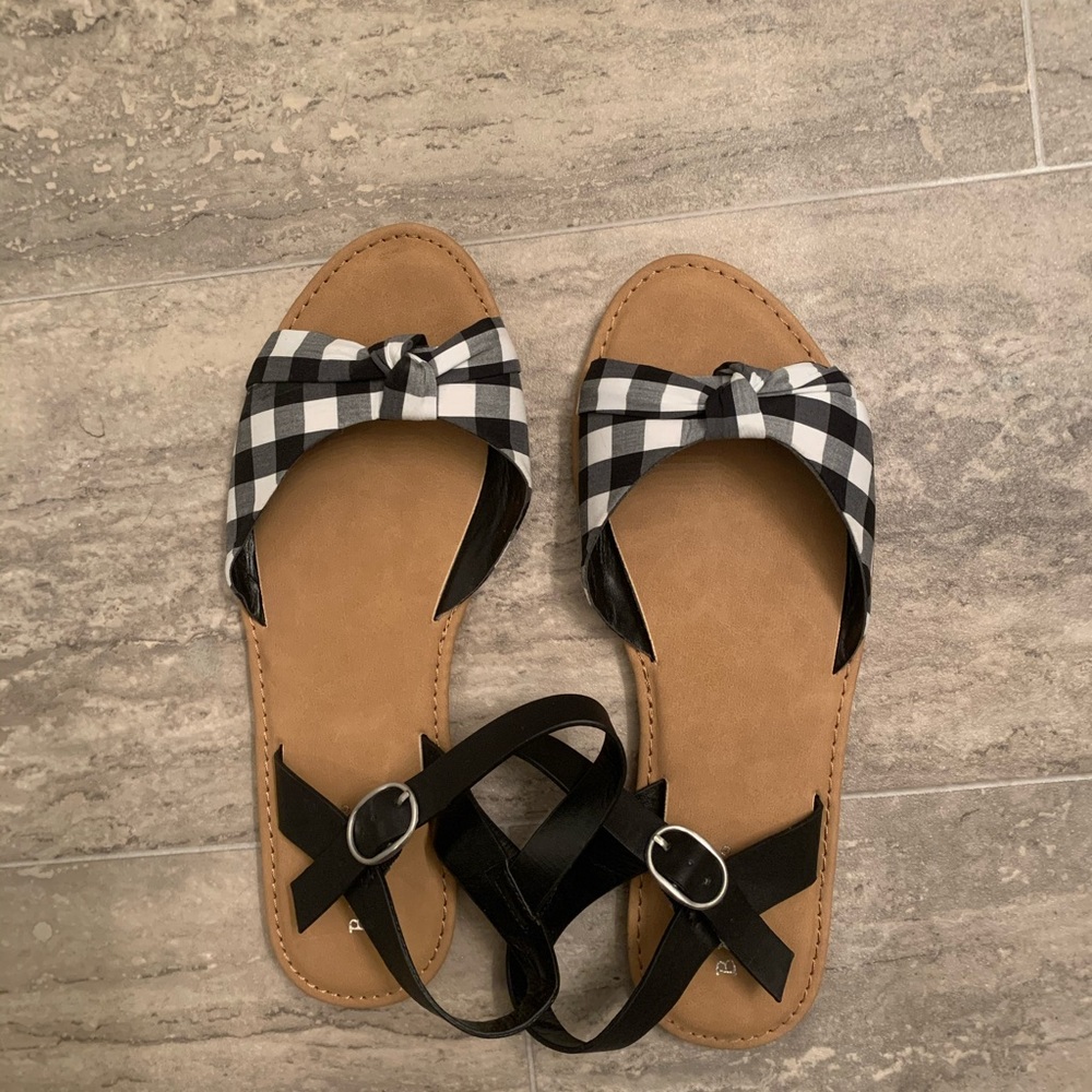 Gingham sandals!